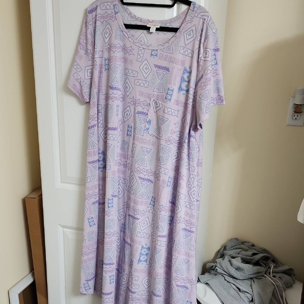 Lularoe Carly Geometric Patterned Lavender Dress, EUC